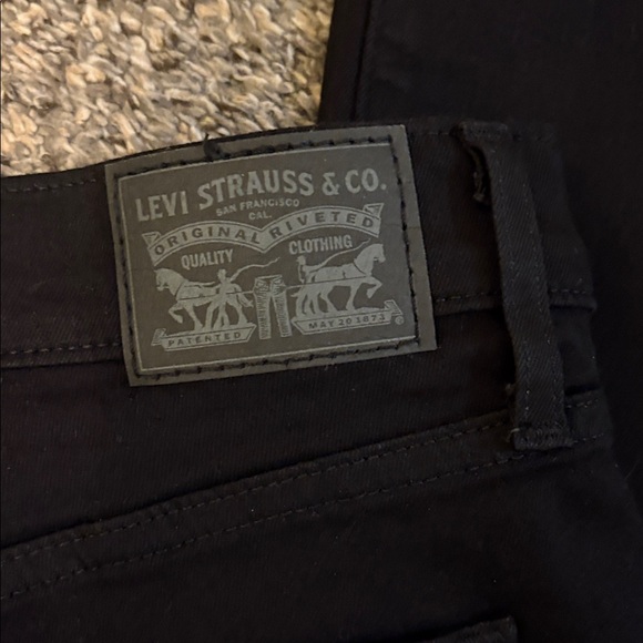 Levi women’s 311 shaping skinny jeans - Picture 5 of 5